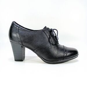 Clarks Collection Brynn Marina Womens 8.5 Black Leather Block Heel Pumps